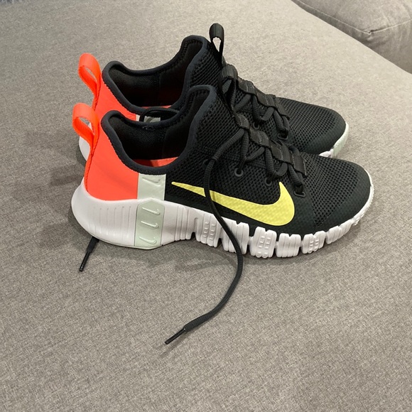 Nike Shoes - Nike Metcon sneakers